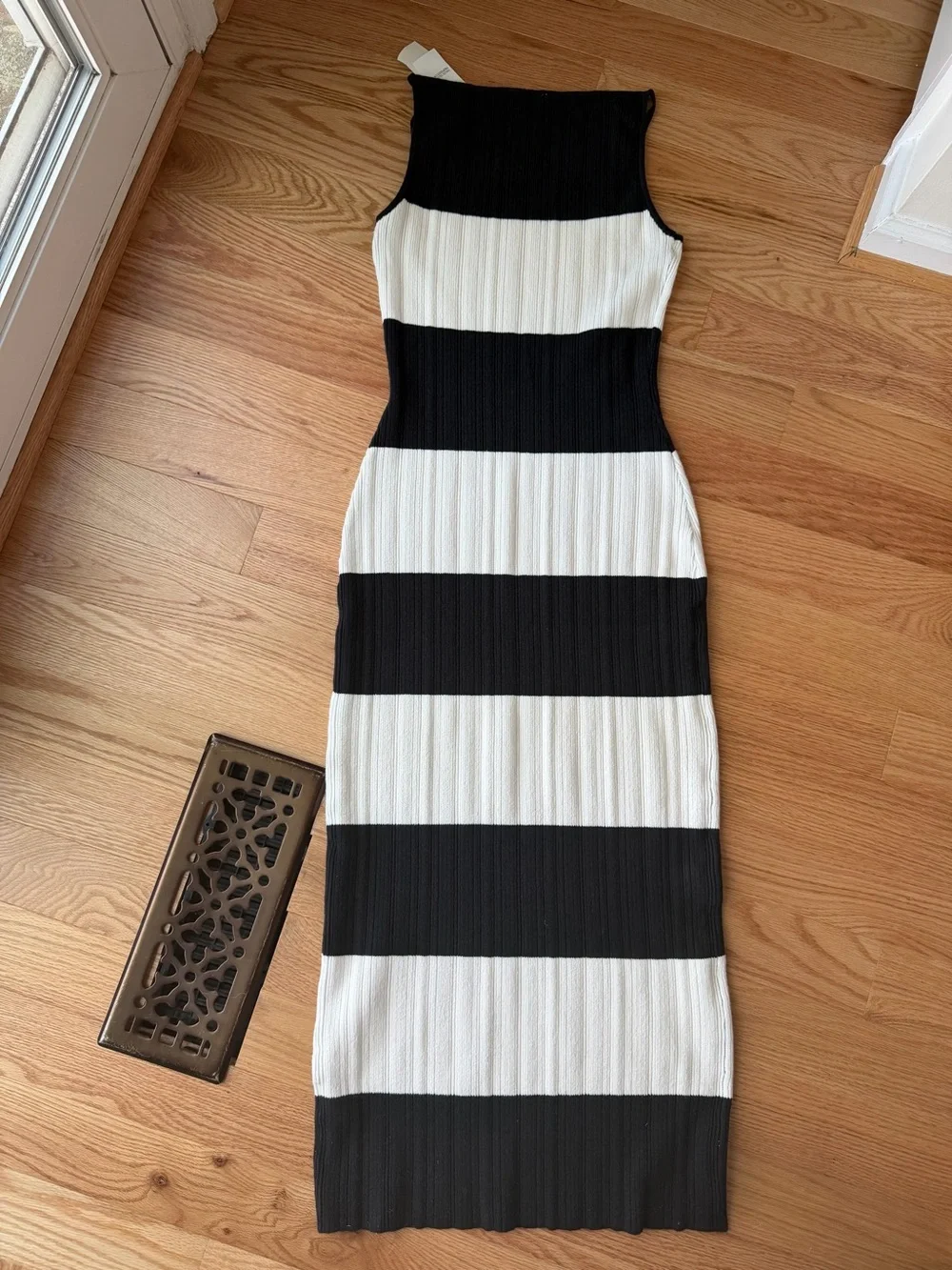Abercrombie & Fitch Black Cream Striped Ribbed Knit Maxi Dress M NWT